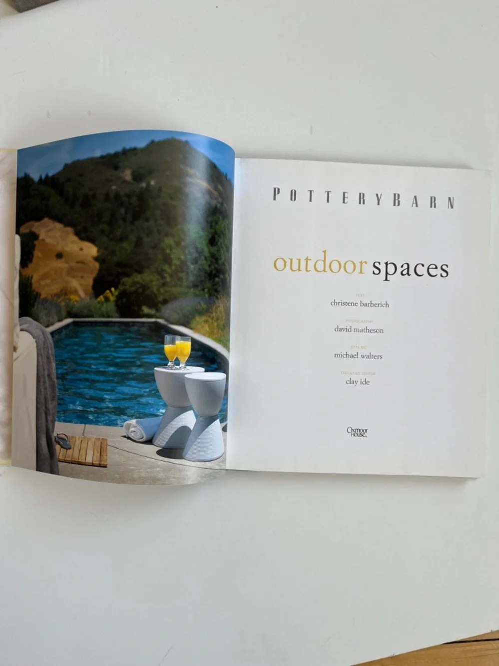 POTTERY BARN OUTDOOR SPACES COFFEE TABLE BOOK
